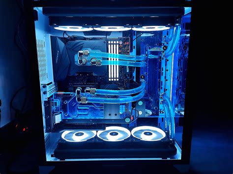 The radiator has wide water channels to increase surface area (and, by extension, cooling potential) and the fans offer up 47.2 CFM of airflow and 1.6mmH2O of static pressure, meaning this beast ...